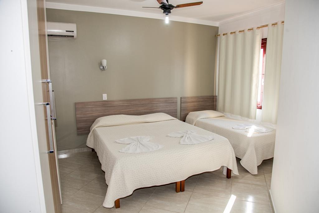 Residencial Ilha Dourada Hotel Governador Celso Ramos Bilik gambar