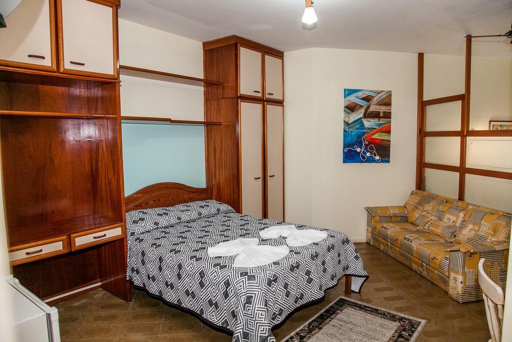 Residencial Ilha Dourada Hotel Governador Celso Ramos Bilik gambar